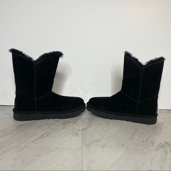 New! UGG Constantine Black Short Winter Boot 6 - Picture 5 of 13